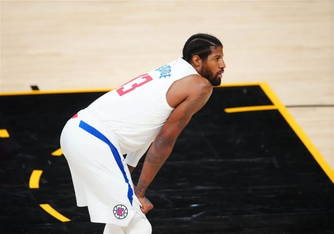 aoa体育官网-克拉科维亚靠手术级层传球，令人钦佩