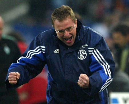 aoa体育视频-沙尔克战胜对手，重返胜利走向的简单介绍