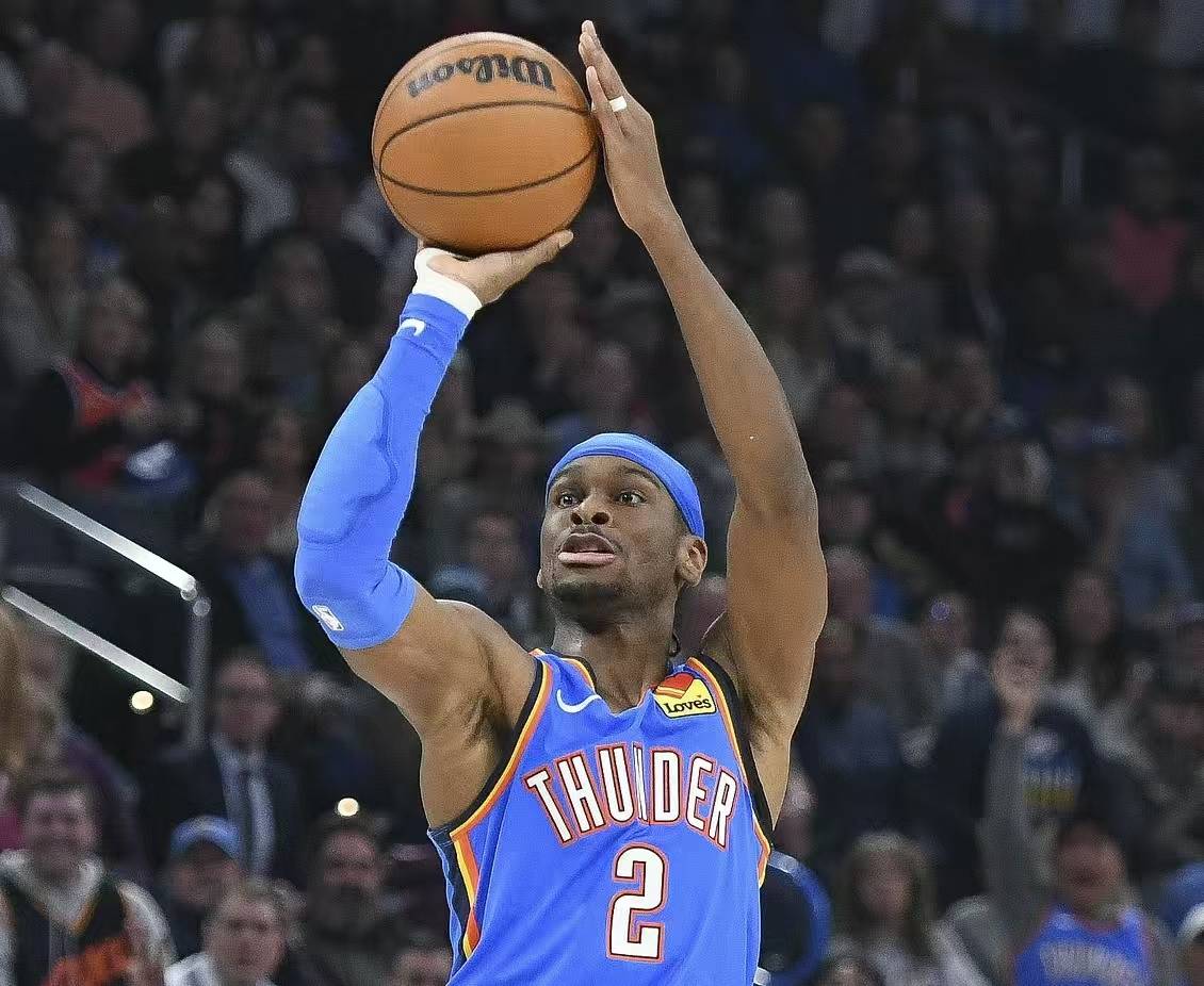 爵士惊险战胜雷霆，豪取胜利