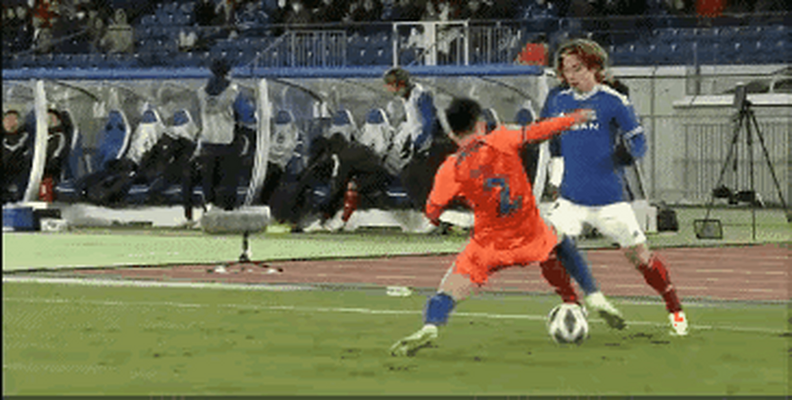 包含山东鲁能险胜对手，晋级淘汰阶段的词条