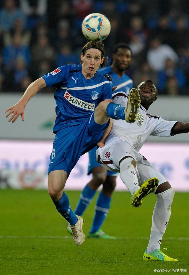 包含霍芬海姆队力压对手，赢得胜利的词条